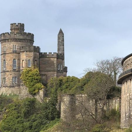 אדינבורו Next To The Palace And Royal Mile With Parking מראה חיצוני תמונה