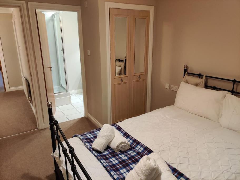אדינבורו Next To The Palace And Royal Mile With Parking מראה חיצוני תמונה